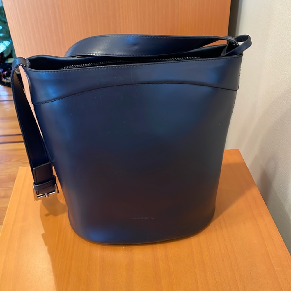 Bucket bag